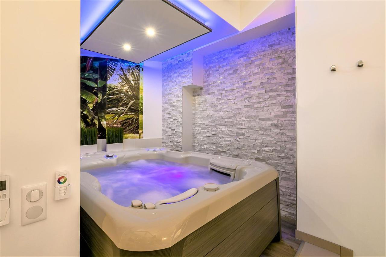 Relax Spa, Avec Jacuzzi A ディジョン エクステリア 写真